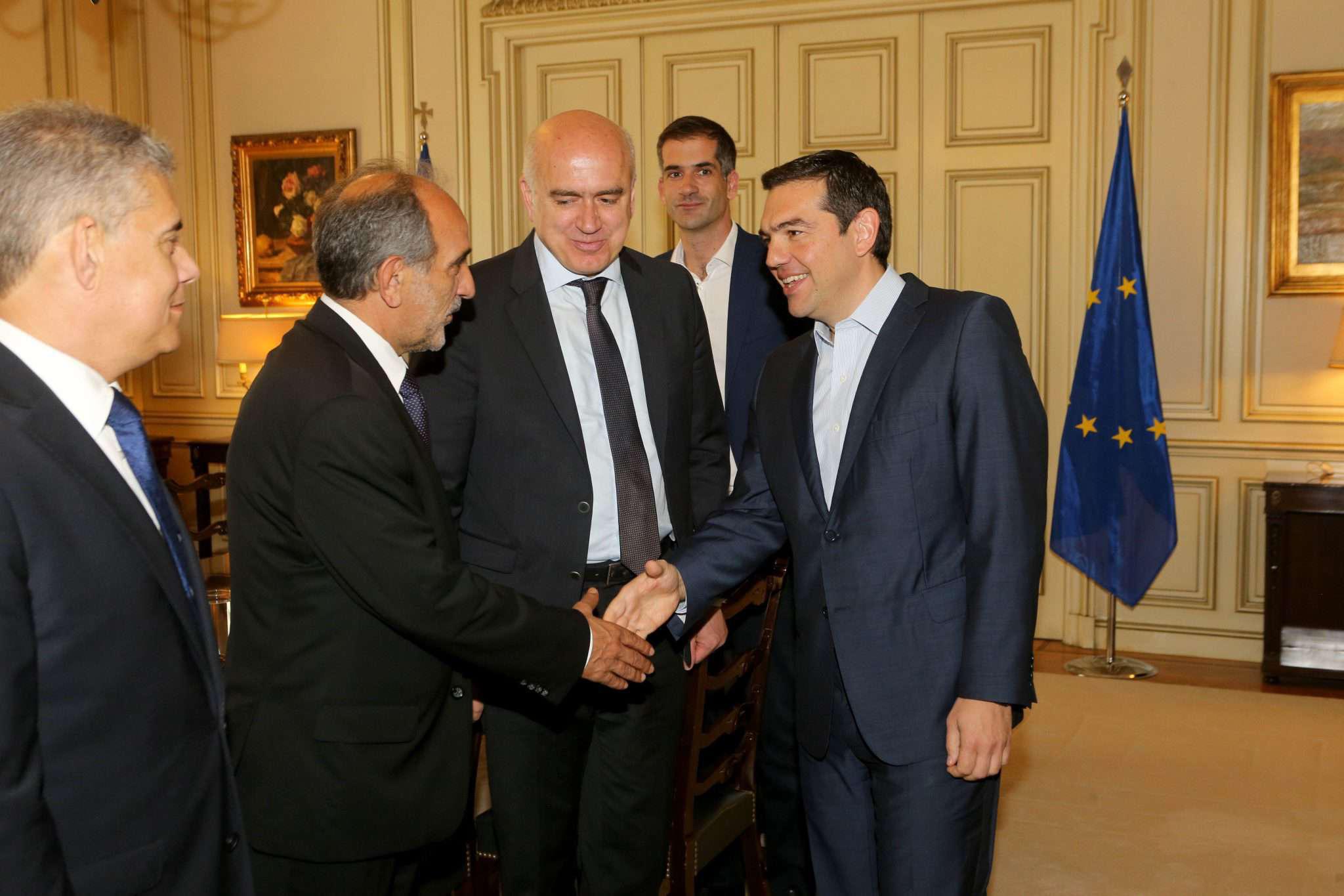 Συνάντηση Τσίπρα με περιφερειάρχες: Ελάτε να σχεδιάσουμε την επόμενη μέρα!