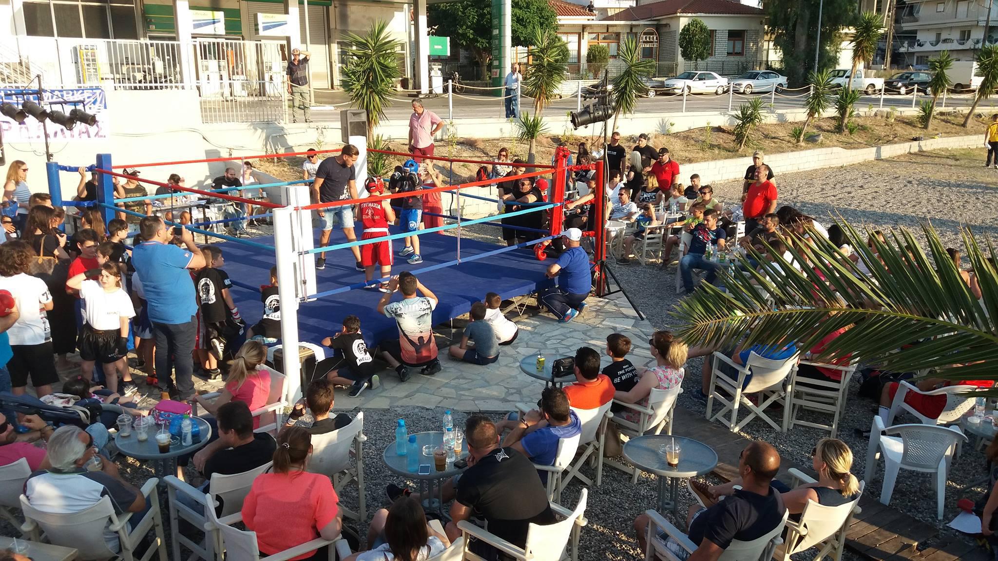 Kαθήλωσαν τους θεατές οι μικροί πυγμάχοι στην Αμφιλοχία (φωτο-video)