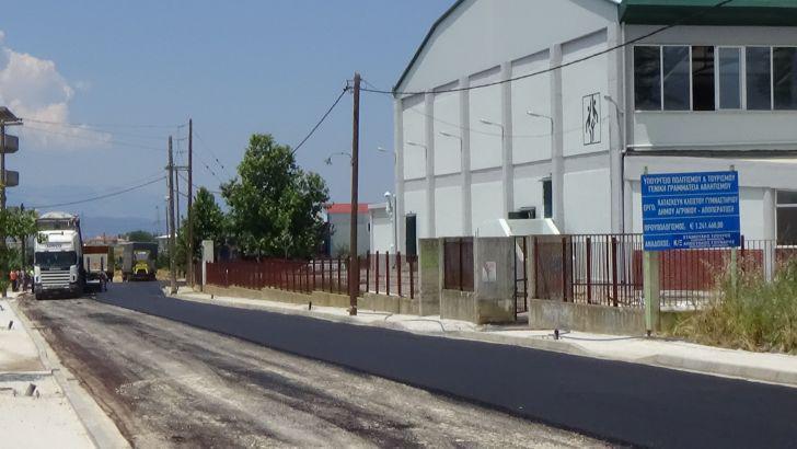 Έτοιμο το κλειστό ξεκίνησε η ανάπλαση των γύρω δρόμων