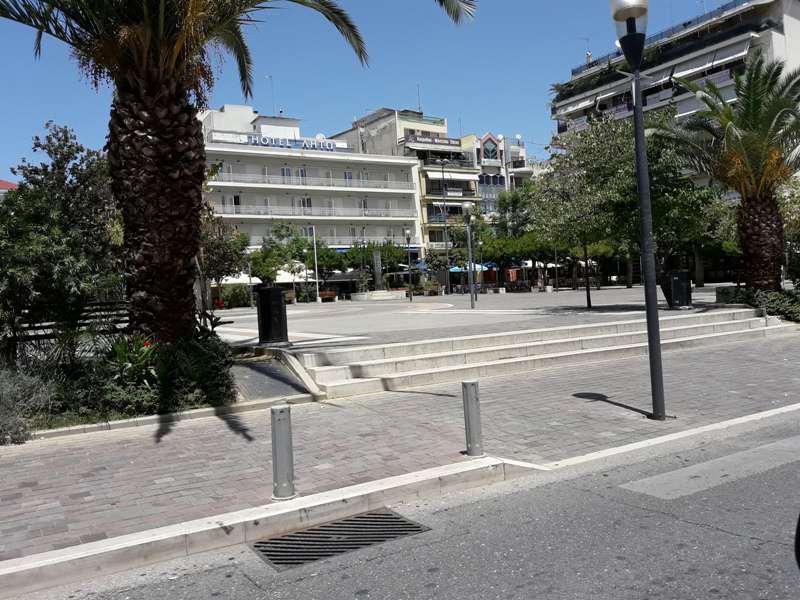Έρημη πόλη το Αγρίνιο (φωτο)