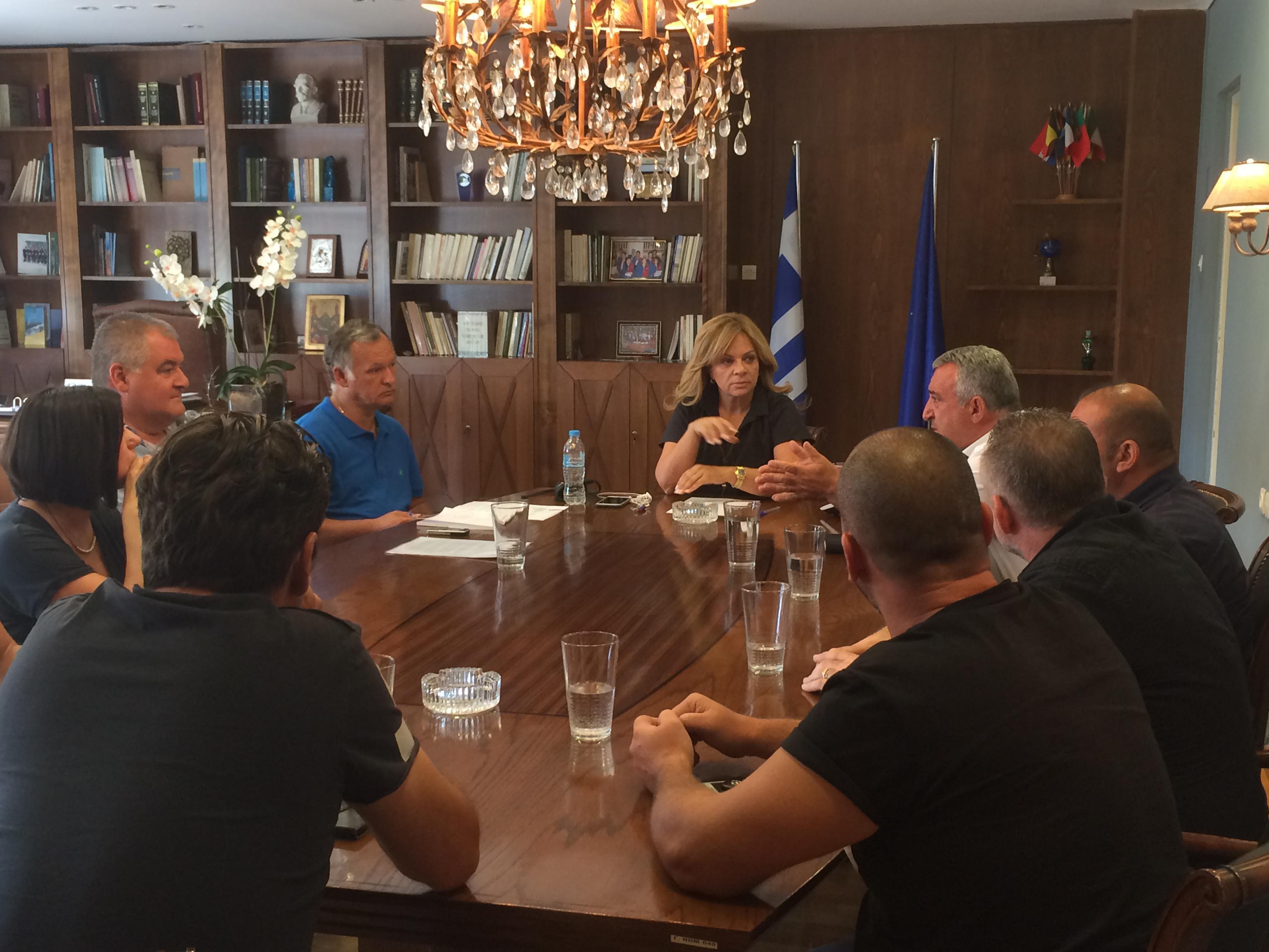 Συνάντηση για την μεταφορά των μαθητικών δρομολογίων