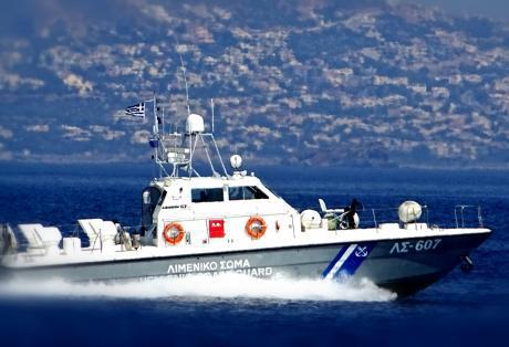 Σκάφος έμεινε ακυβέρνητο μέσα στη νύχτα στις Εχινάδες