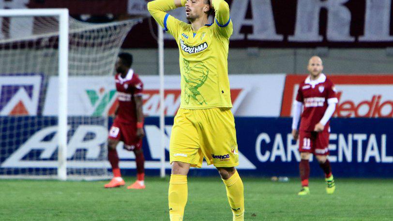 Νοκ άουτ ο δεξιός μπακ του Παναιτωλικού