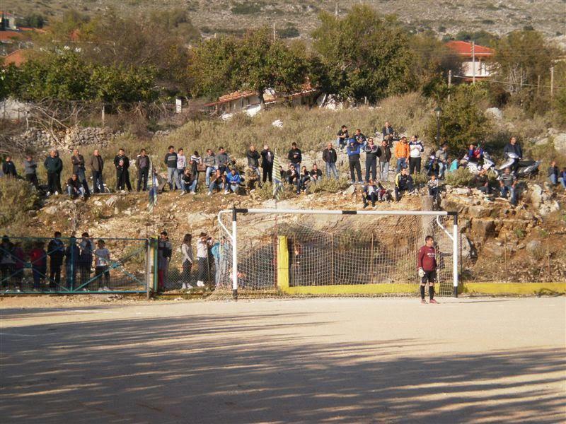 Συντήρηση  του αγωνιστικού χώρου και αποδυτηρίων γηπέδου Αρχοντοχωρίου