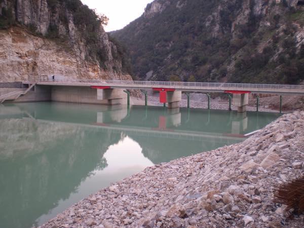 “Μας παίρνουν τον πλούτο μας για να κερδίζουν”