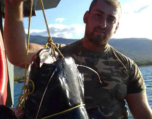 Κοιτάξτε τι έπιασε ο άνθρωπος στην Τριχωνίδα-Γλανίδι -Γίγας!