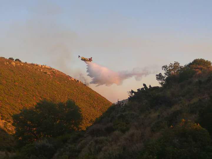 Μεγάλη πυρκαγιά στη Σκουτεσιάδα Αγρινίου(βιντεο-φωτο)