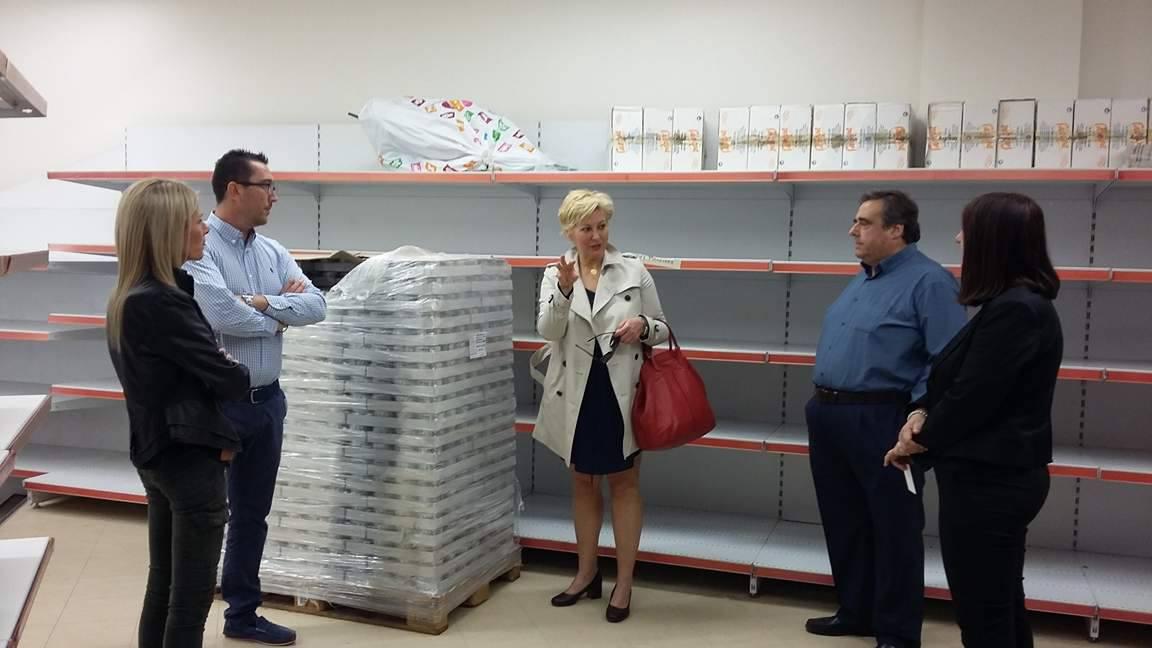 Η  Μαρία Καλπουζάνη επισκέφτηκε το Κοινωνικό Παντοπωλείο Αγρινίου