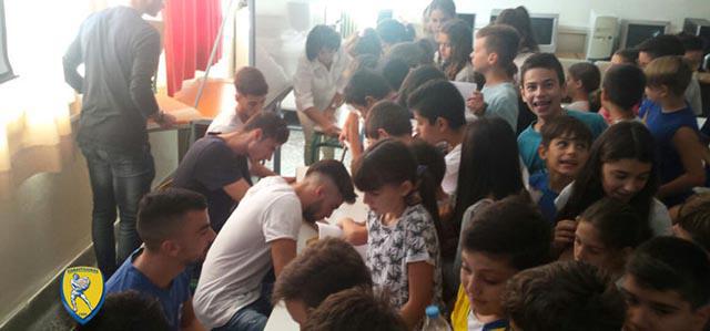 Επίσκεψη του Παναιτωλικού σε σχολεία για την Ημέρα Σχολικού Αθλητισμού (φωτο)