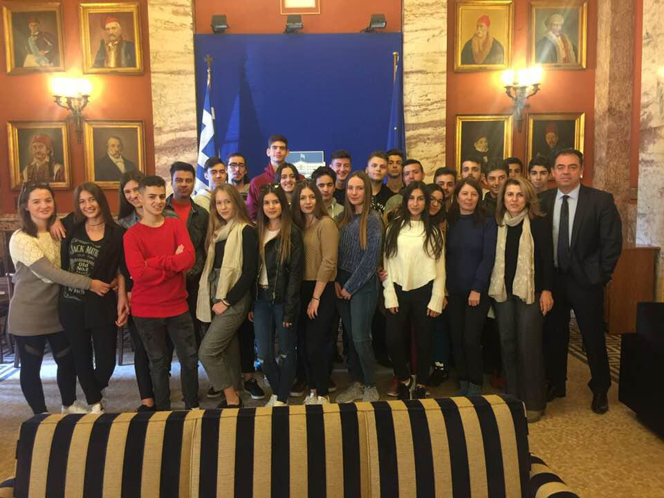 Το 2ο Λύκειο Ναυπάκτου στη Βουλή με τον Δ.Κωνσταντόπουλο