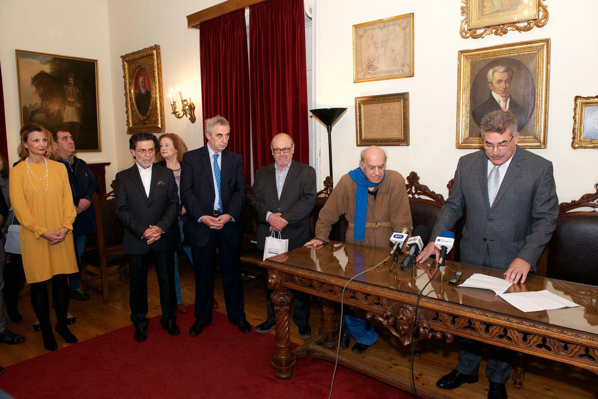 Ο Π. Λουκόπουλος στην αναγόρευση του Α. Φασιανού σε επίτιμο δημότη Κέρκυρας