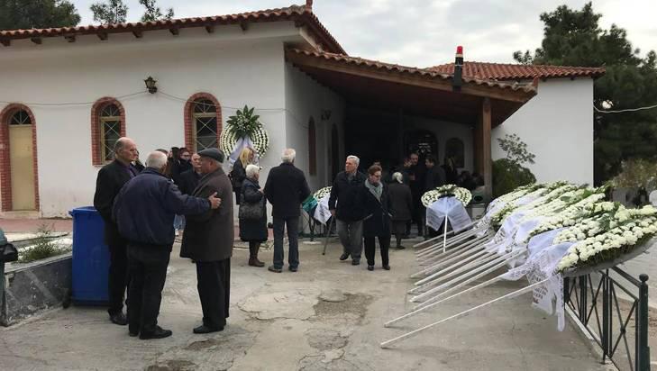 Το τελευταίο αντίο στα θύματα στο διαμέρισμα των Αγίων Αναργύρων/Η σορός του δράστη στην Αιτ/νία(ΦΩΤΟ-ΒΙΝΤΕΟ)