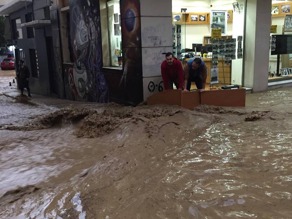 Όπως πάει η κατεβασιά θ’ αλλάξουμε κονάκι!
