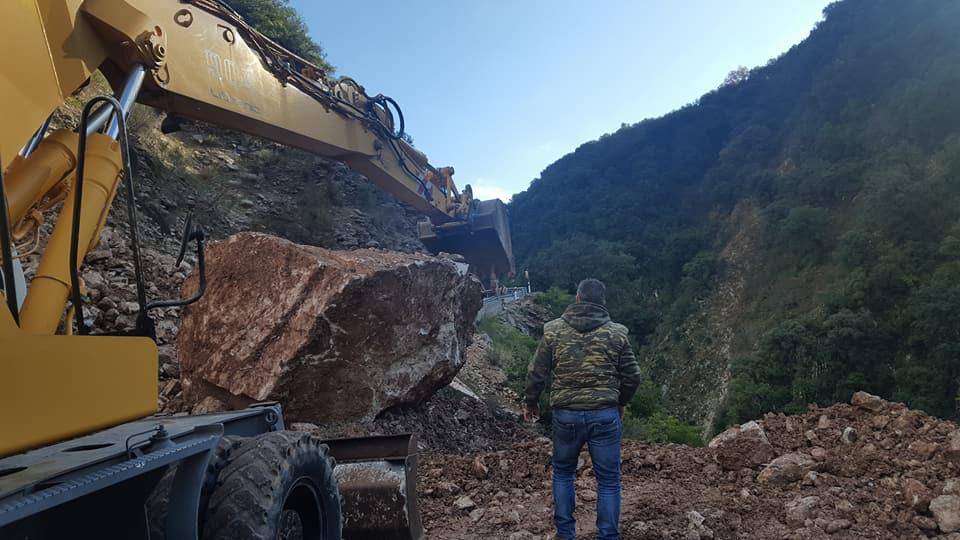 Αιτ/νία/ Προβλήματα στο οδικό δίκτυο από κατολισθήσεις και χιονόπτωση!