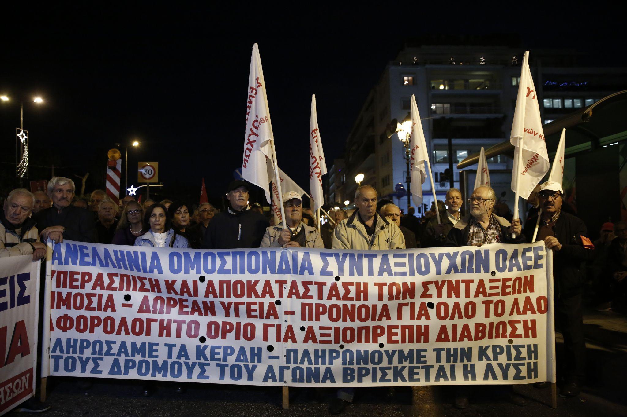 Με πούλμαν οι Αγρινιώτες συνταξιούχοι στην Αθήνα για τη μεγάλη συγκέντρωση συνταξιούχων κατά των νέων περικοπών