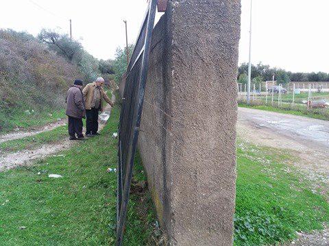Σοκ στο γήπεδο Παπαδατών/Πόρτα καταπλάκωσε και σκότωσε 58χρονο άνδρα