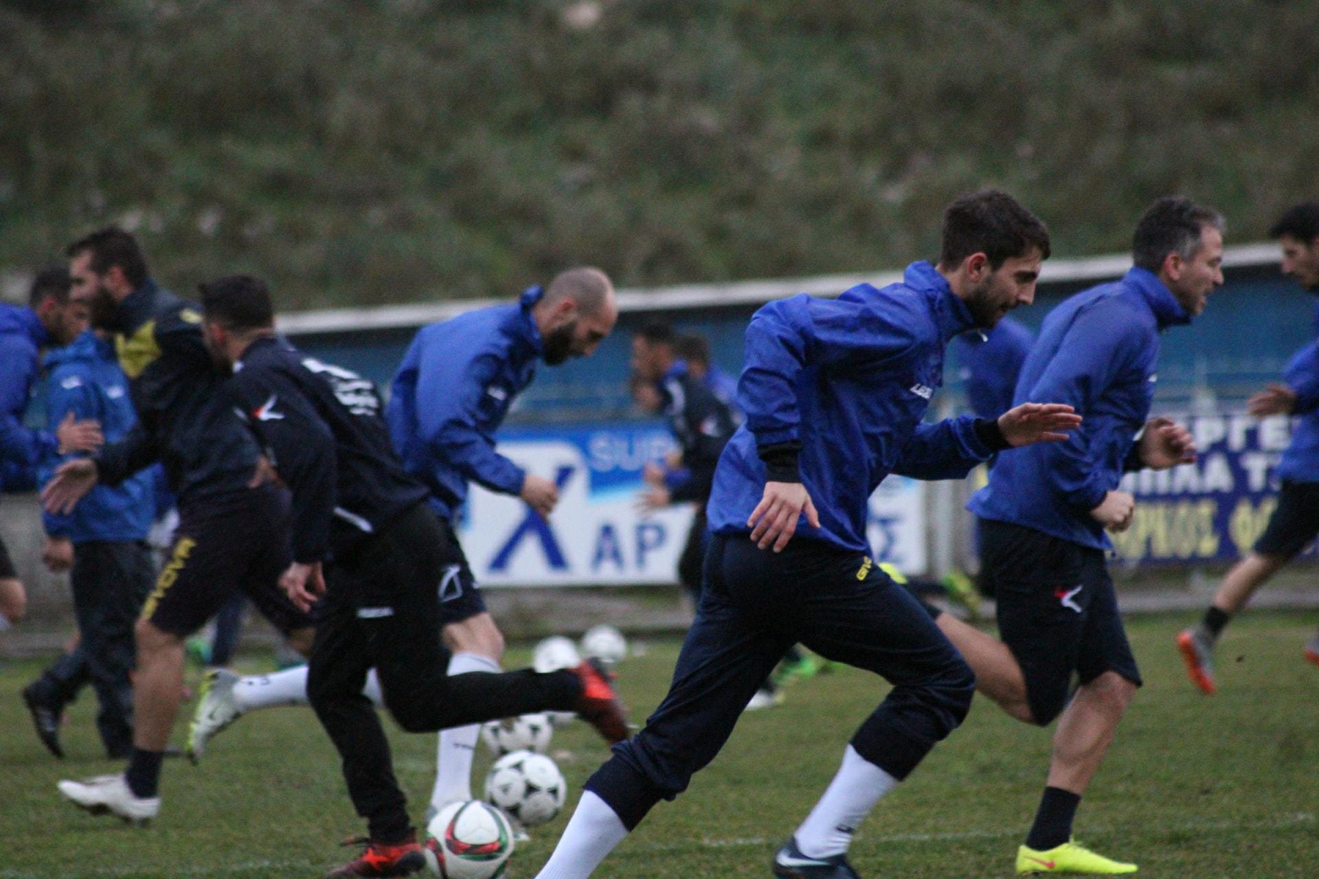 Αμφίλοχος/Προετοιμασία υπό βροχή για το παιχνίδι της Κυριακής