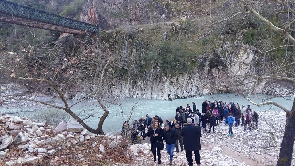 Ο αγιασμός των υδάτων στον ποταμό Εύηνο(βιντεο-φωτο)
