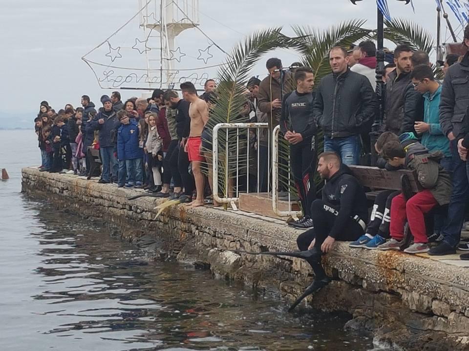 Βόνιτσα/Αγιασμός των υδάτων στο λιμάνι (ΦΩΤΟ-ΒΙΝΤΕΟ)