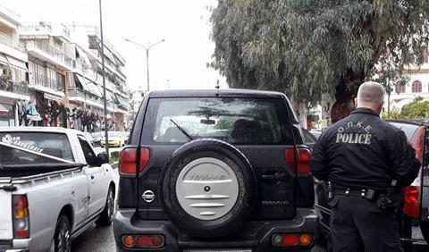 Κυκλοφοριακό αμόκ έξω από τα δικαστήρια Αγρινίου/Τα χέρια “ψηλά” σήκωσε η αστυνομία!