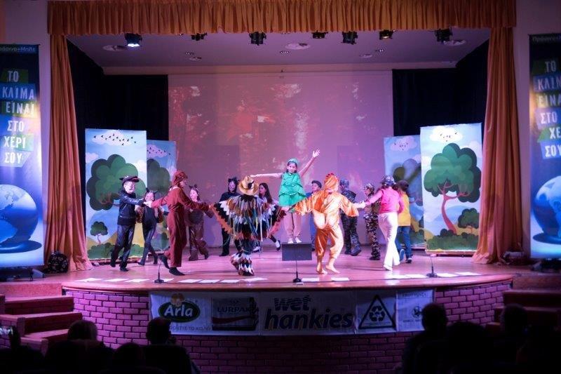 «ΟΙΚΟθέατρο» συνεχίζονται με επιτυχία οι παραστάσεις…