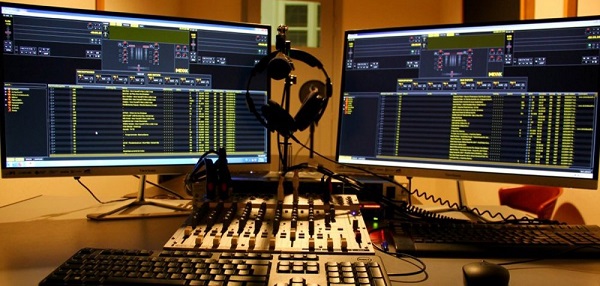 Εδώ Είναι Αγρίνιο Φίλε …..πλερώνει η νεολαία και το στούντιο και το Ίντερνετ!