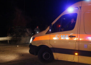 Γυναίκα παρασύρθηκε και τραυματίστηκε από διερχόμενο όχημα στην Καμαρούλα