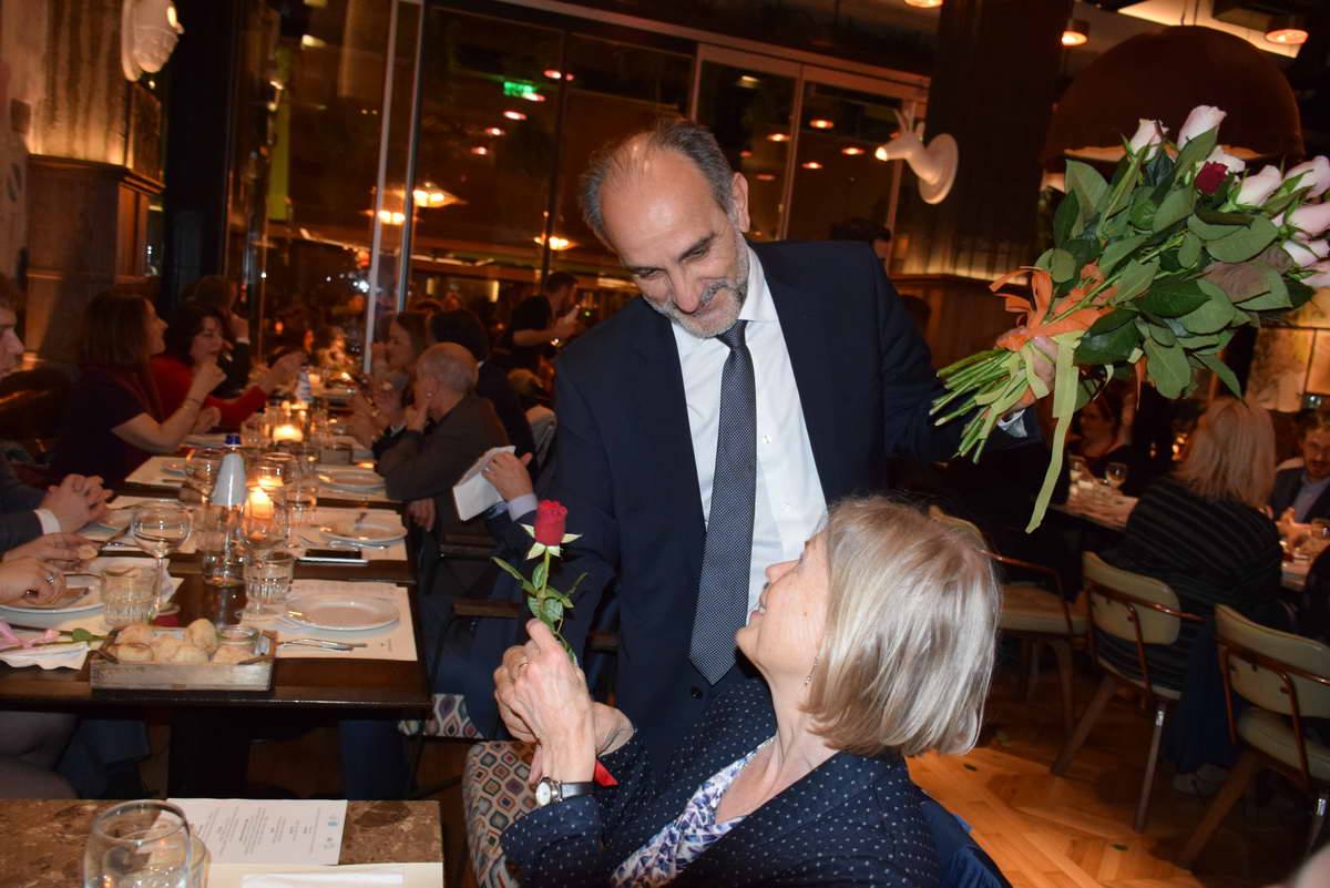 Ένα τριαντάφυλλο…..είναι πάντα μια ευχάριστη έκπληξη!