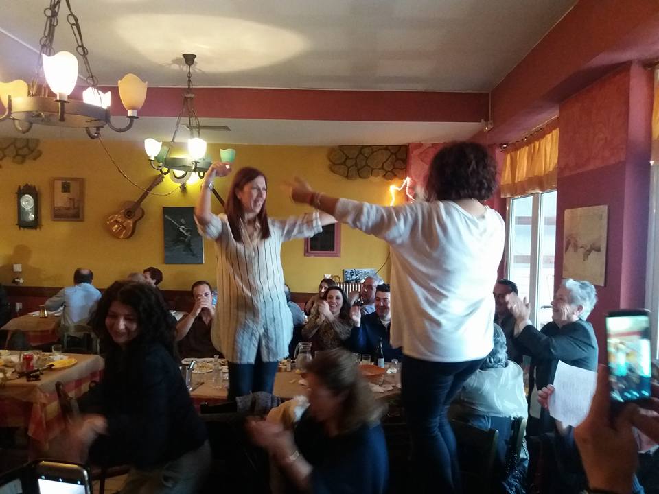 «Χαμός» έγινε στην χοροεσπερίδα του Συλλόγου Παπαδαταίων Ξηρομέρου ”Ο ΑΓΙΟΣ ΝΙΚΟΛΑΟΣ”