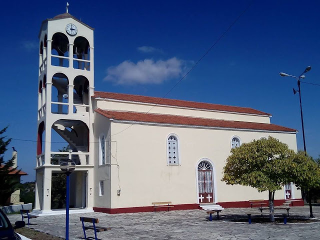 Διαμαρτυρία στην Τρύφου για την μετακίνηση του Ιερέα τους
