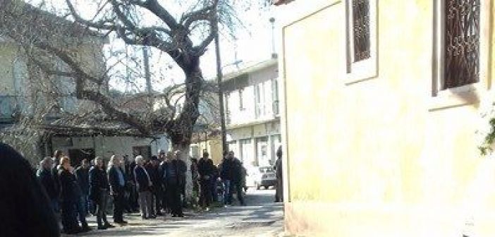Θρήνος και σπαραγμός για το 3χρονο αγγελούδι στο νεκροταφείο της Βόνιτσας