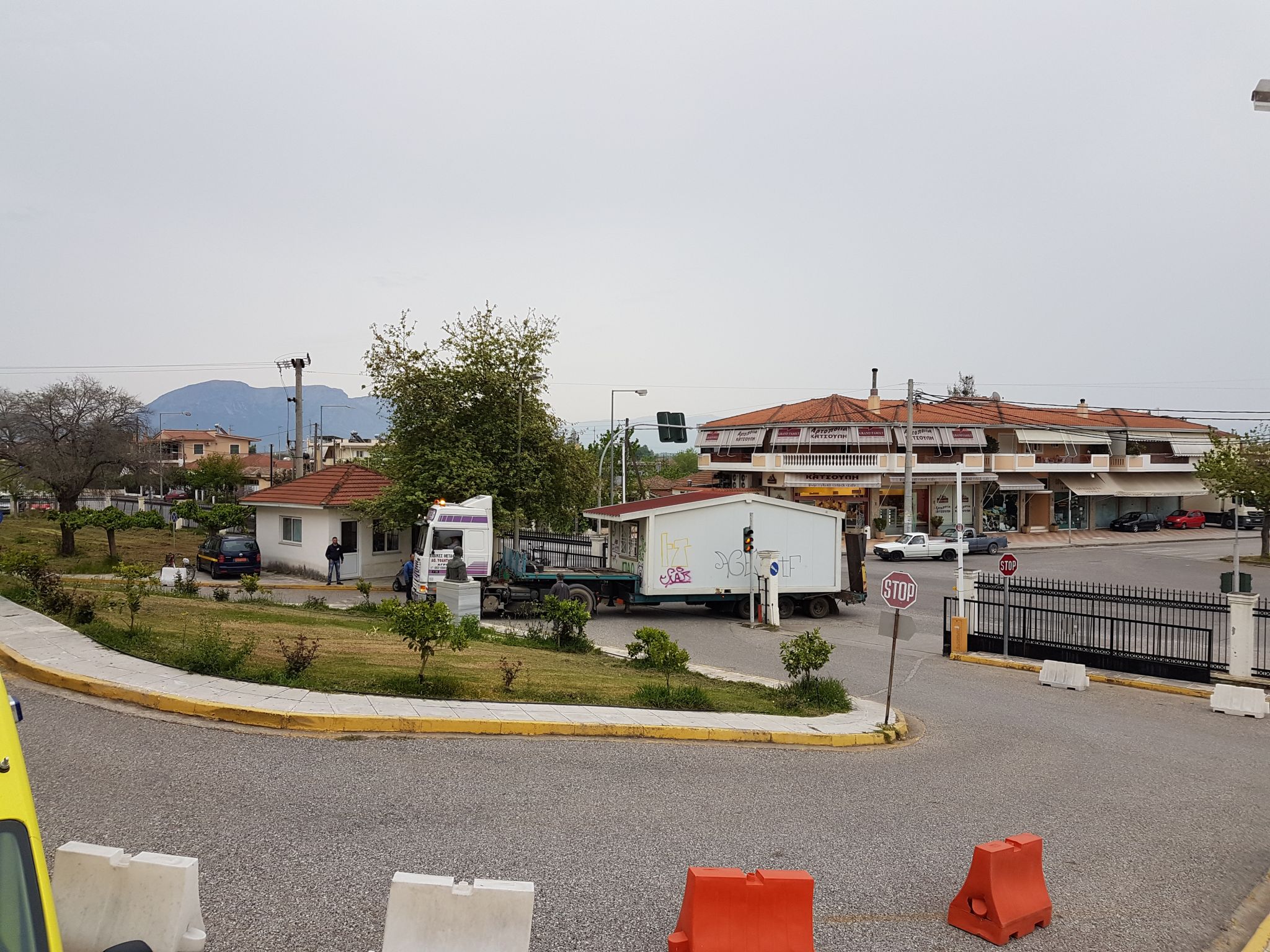 Δύο λυόμενες αίθουσες για την στέγαση του ΕΚΑΒ Μεσολογγίου