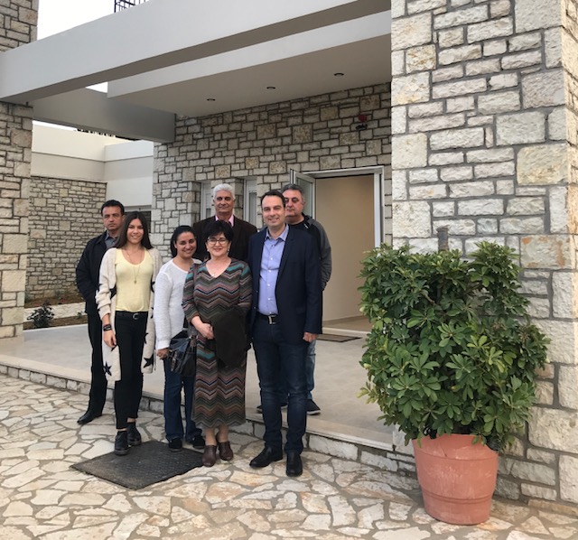 Επίσκεψη Θ. Παπαθανάση στις νέες στέγες υποστηριζόμενης διαβίωσης της “Αλκυόνης” (φωτο)