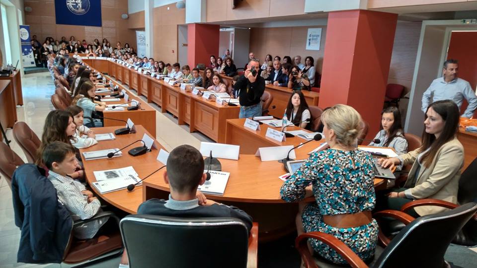 Πραγματοποιήθηκε η Προσομοίωση της Ολομέλειας Ευρωπαϊκού Κοινοβουλίου για μαθητές της Περιφέρειας Δυτικής Ελλάδας (φωτο – video)