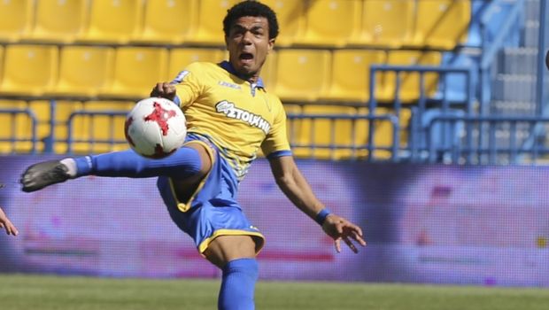 Φεύγει από τον Παναιτωλικό ο Φάρλεϊ Ρόζα-Τα «καναρίνια» έκαναν την τελευταία τους προπόνηση για τη σεζόν 2017/18