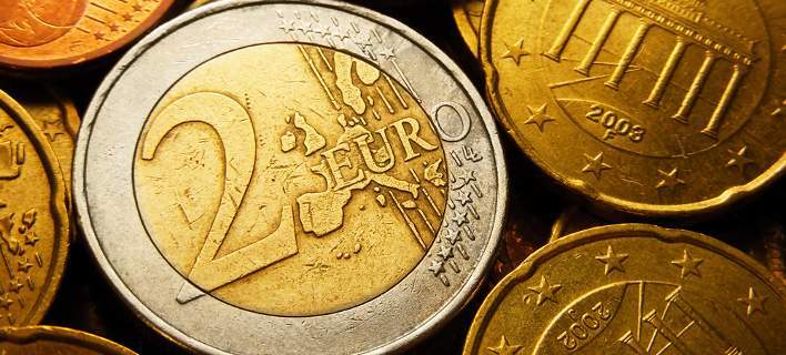 Προσοχή! Γέμισε η αγορά με ψεύτικα 2ευρα -Πώς θα τα αναγνωρίσετε (φωτο)