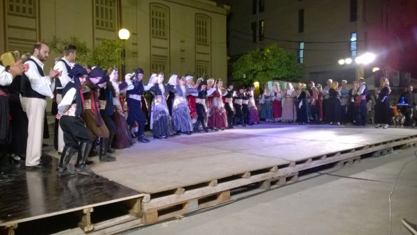 Μάγεψε η μουσικοχορευτική – Θεατρική Παράσταση από το Παραδοσιακό Καλ. Εργαστήρι Αγρινίου