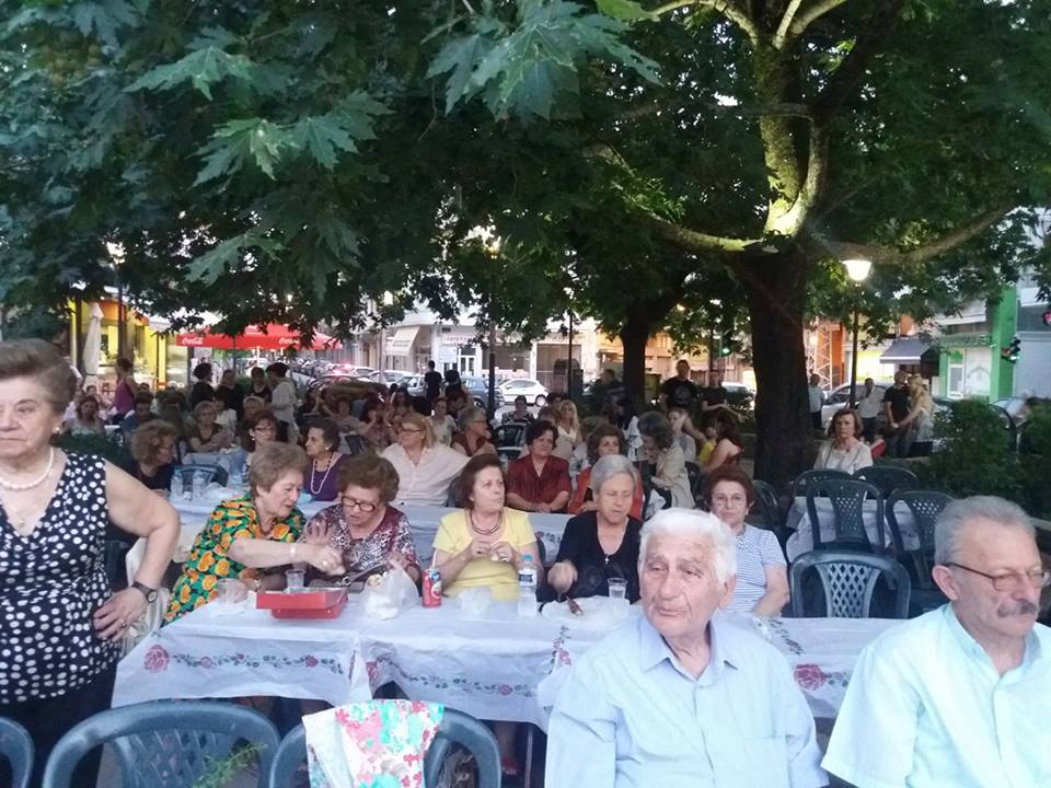 Θαυμάσια η λαϊκή γιορτή στην πλατεία Χατζοπούλου