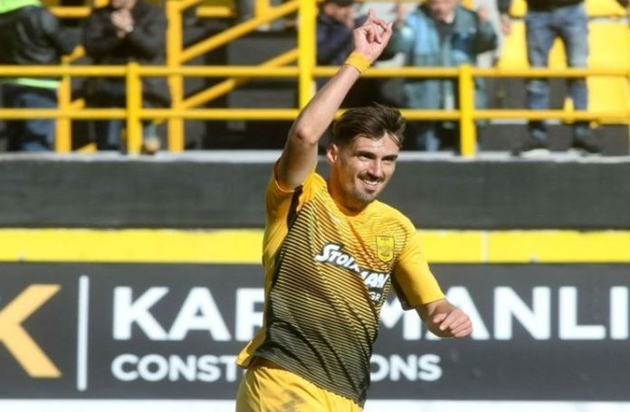 Παντρεύτηκε ο Αγρινιώτης Ποδοσφαιριστής του Αρη, Γιάννης Πασάς