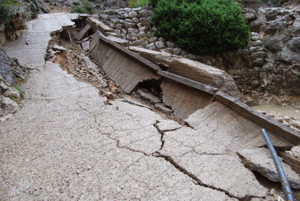 Κλειστός ο δρόμος προς παλαιό Βάρνακα λόγω εργασιων