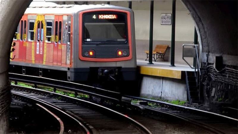 Γυναίκα έπεσε στις γραμμές του ηλεκτρικού στο Μοναστηράκι