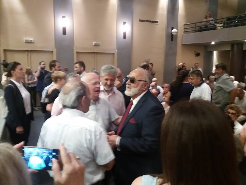 Με μεγάλη συμμετοχή η εκδήλωση στο Αγρίνιο για το τέλος των Μνημονίων (φωτο)