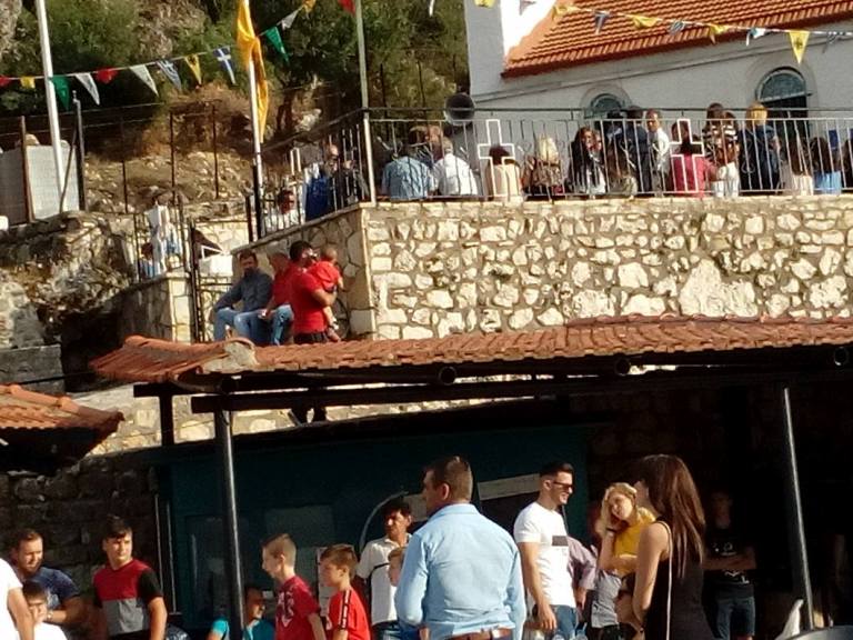 H καθιερωμένη εκδήλωση “Μες την Αγιά Παρασκευή” στην Κομπωτή χωρίς ορχήστρα λόγω πένθους