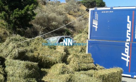 Ντεραπάρισε νταλίκα φορτωμένη τριφύλλι στην Φωκίδα – «Άγιο» είχε οικογένεια από τη Ναύπακτο(φωτο)