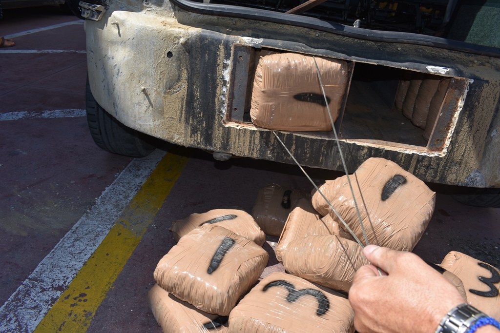 Αστυνομικός σκύλος εντόπισε 53 κιλά χασίς σε Ι.Χ. αυτοκίνητο στο Κομπότι(φωτο)