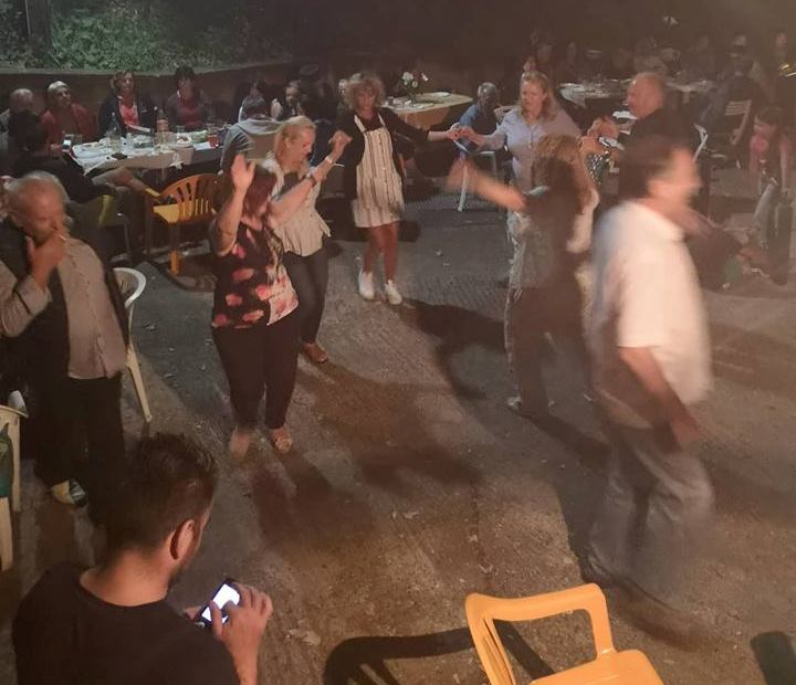 Η Χούνη διασκεδάζει και διεκδικεί-Δεν θέλουν ανεμογεννήτριες στην περιοχή τους