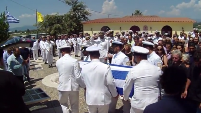 Μ. Χώρα Αγρινίου: Ράγισαν και οι πέτρες στην κηδεία  του 29χρονου Αρχικελευστή