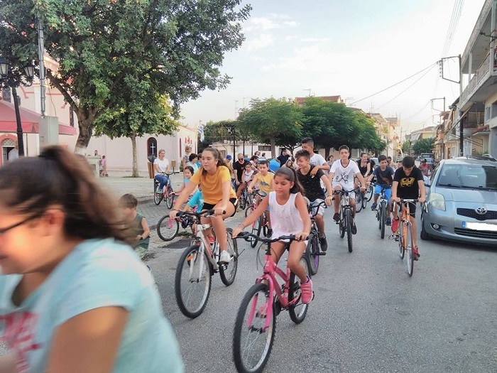 Καλύβια: Μεγάλη συμμετοχή στην ποδηλατάδα (φωτο)
