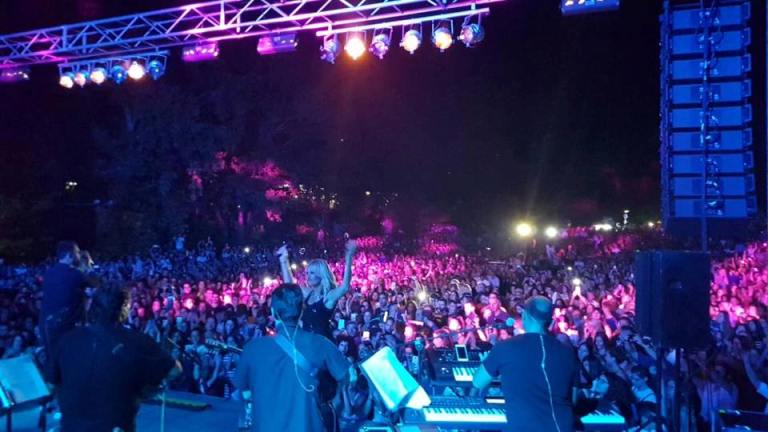 Λαοθάλασσα στo Θέρμο στην συναυλία της Ν.Θεοδωρίδου!