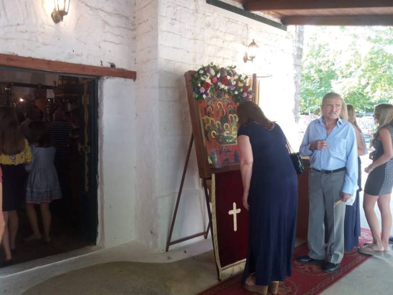 Πλήθος πιστών στην Κοίμηση Της Θεοτόκου στη Μεγάλη Χώρα Αγρινίου